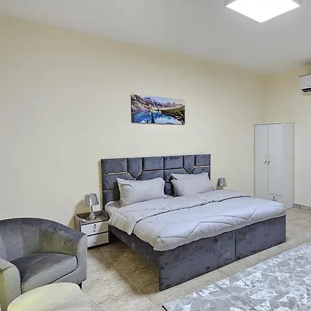 Luxurious Furnished Apartment Prime Location Al Mafraq Exterior foto