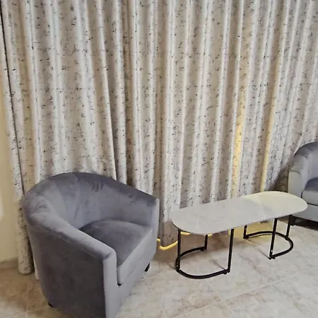 Luxurious Furnished Apartment Prime Location Al Mafraq Exterior foto