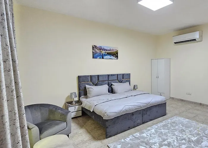 Luxurious Furnished Apartment Prime Location