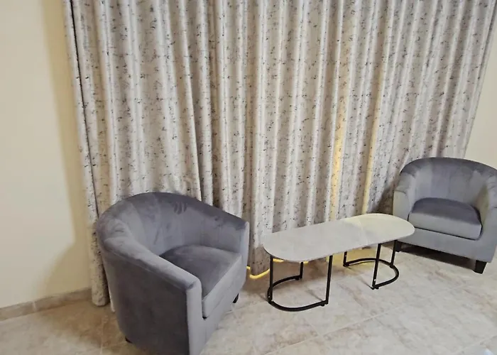 Luxurious Furnished Apartment Prime Location