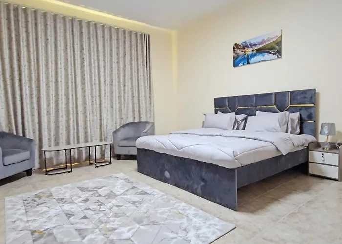 Luxurious Furnished Apartment Prime Location